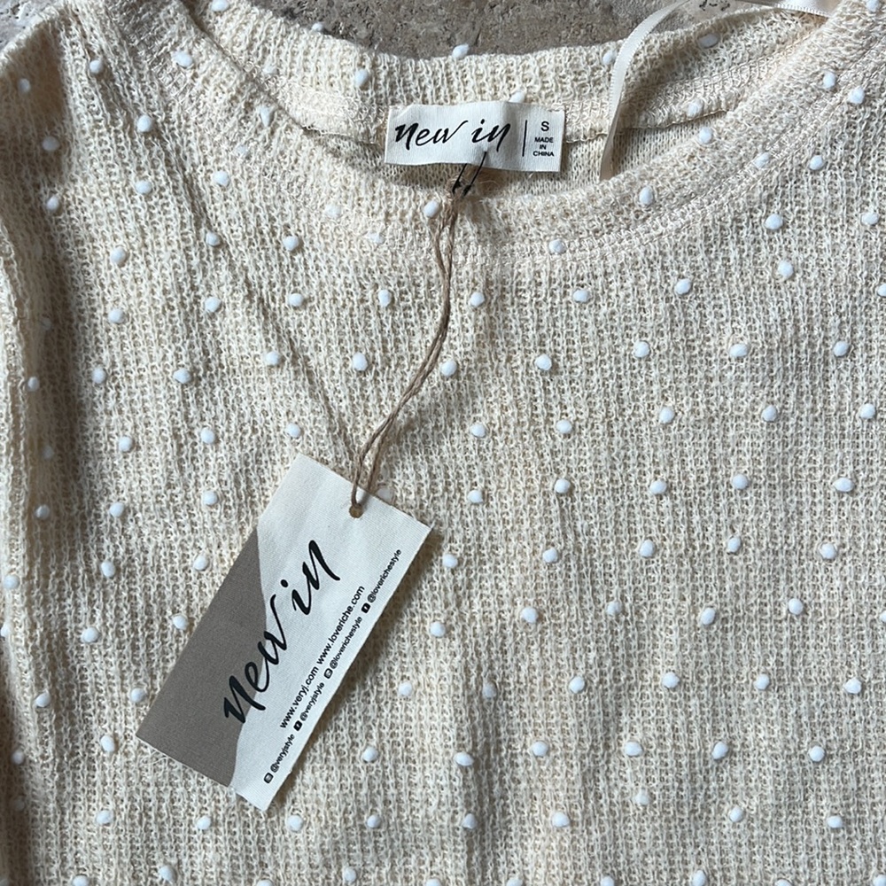 ‘ New In ‘ Fall Sweaters - Picture 4 of 4
